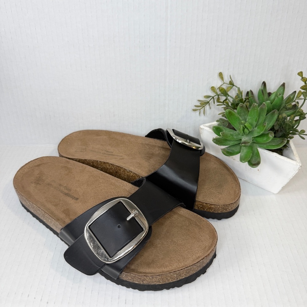 Time Tru Black Buckle Slide sandal Women’s size 7 One strap comfort soles